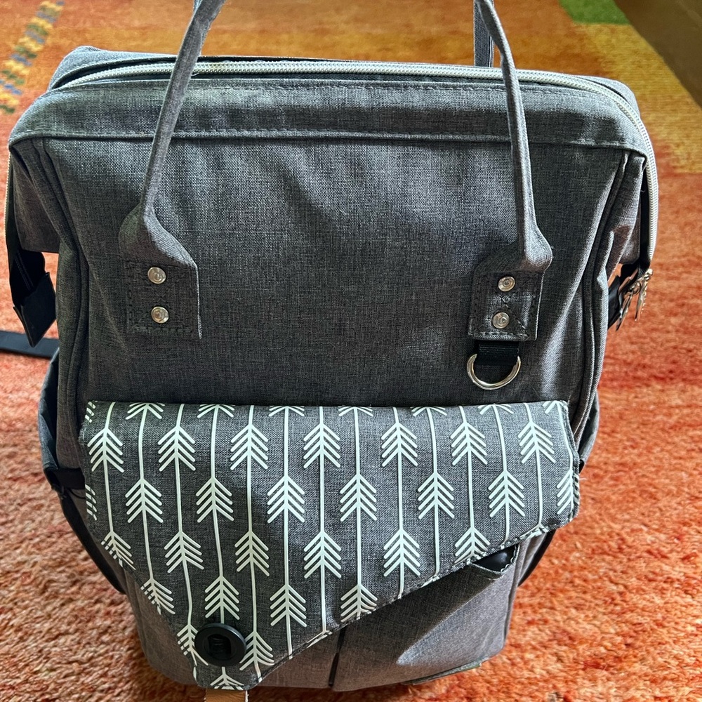 Totebag/Backpack/Clothes bags by Lekebaby Arrow Pattern. Can be use for travel.